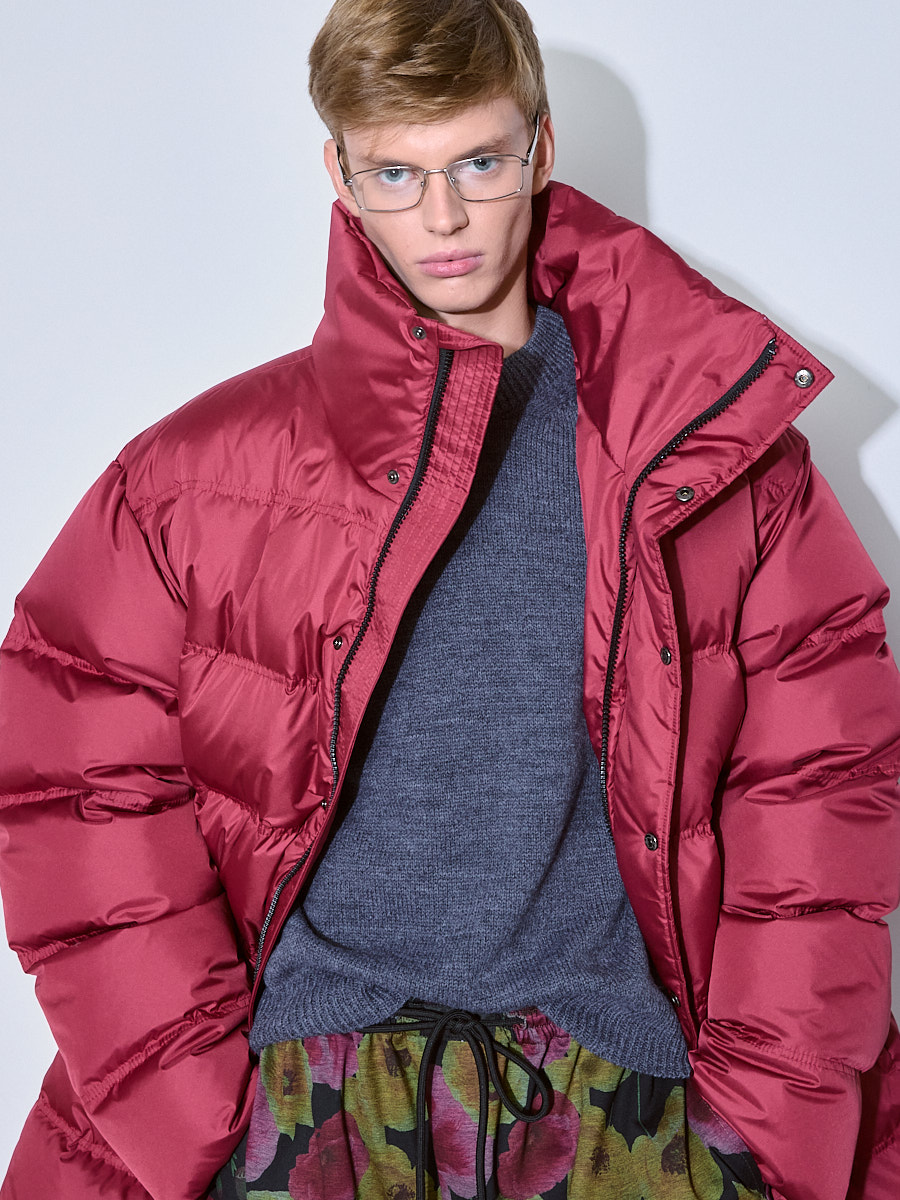 Пуховик бордовый