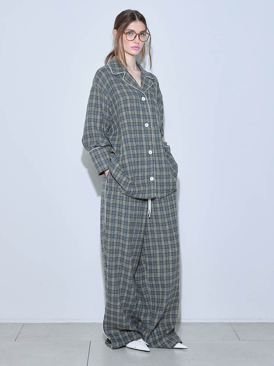 Брюки в клетку серые 