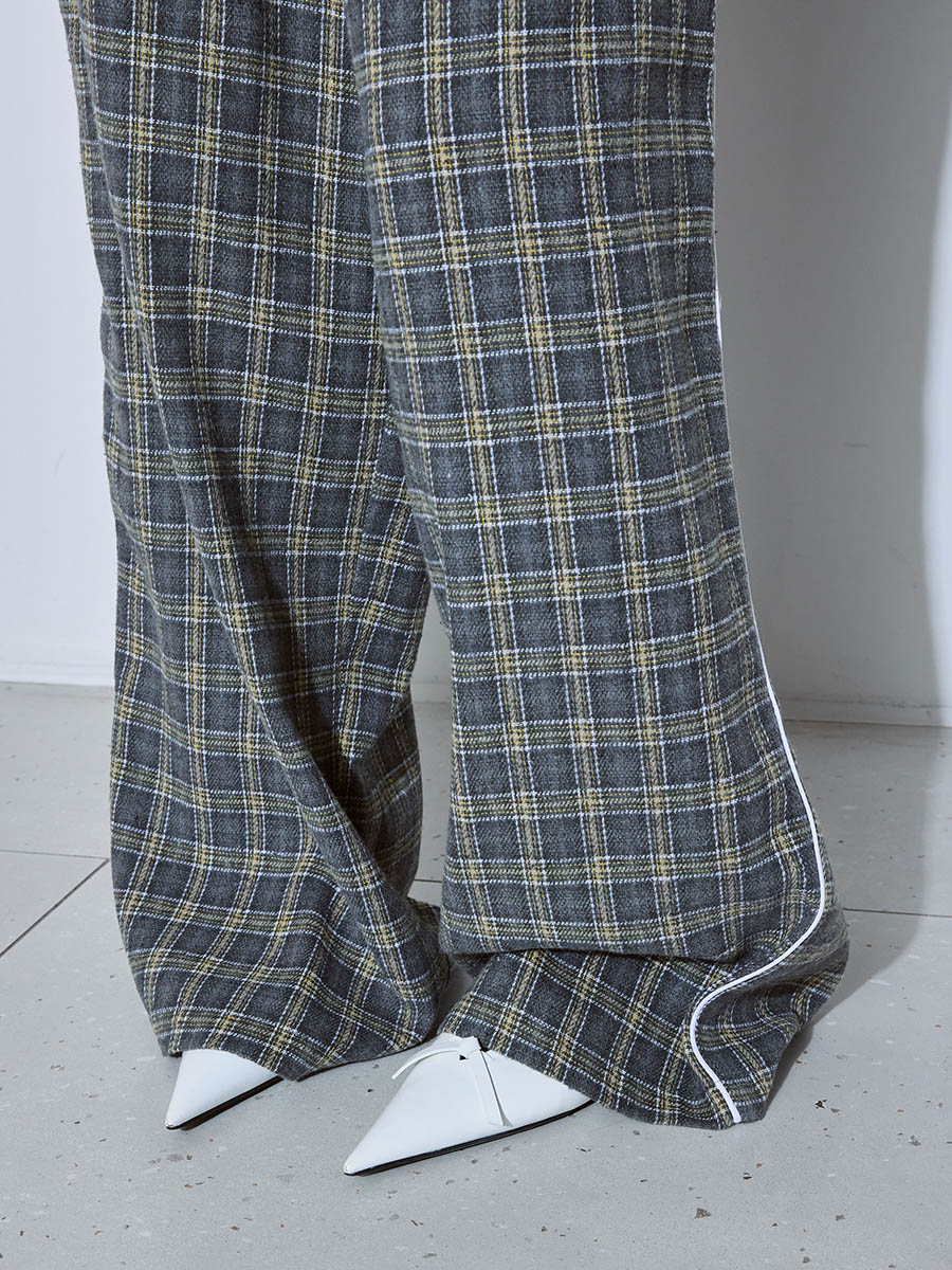 Брюки в клетку серые 