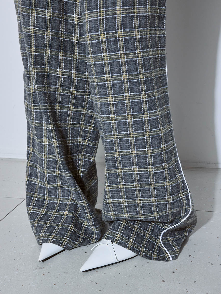 Брюки в клетку серые 