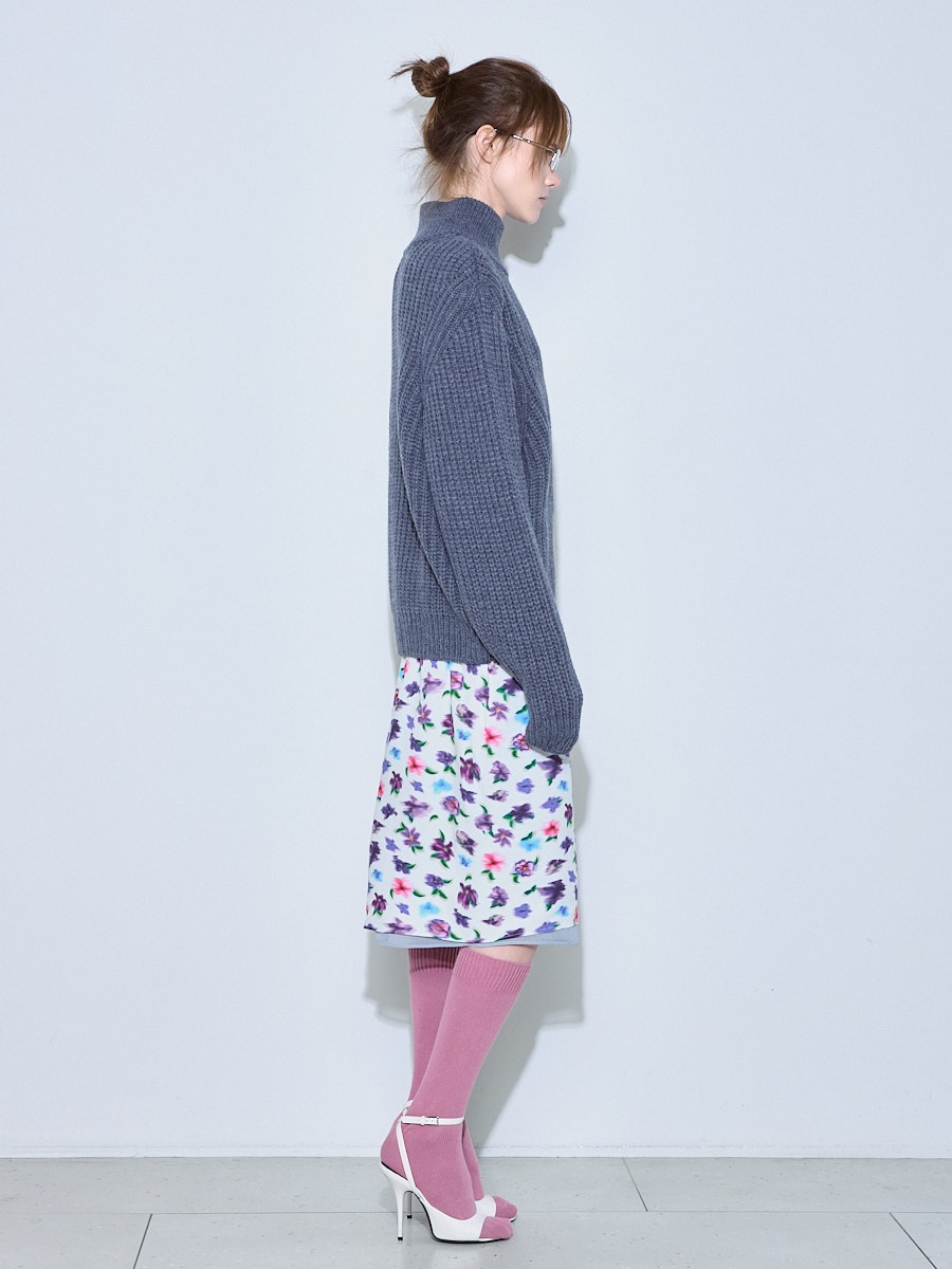 Свитер серый 