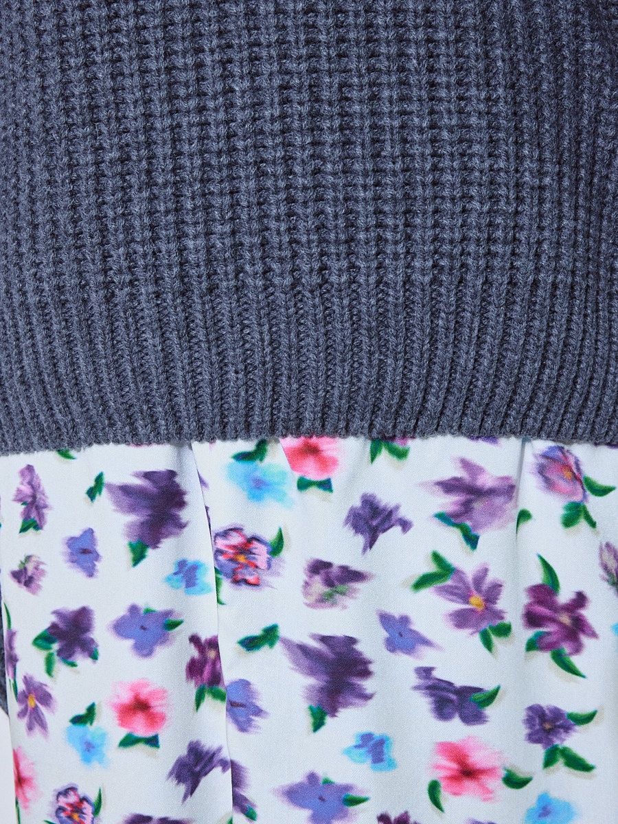 Свитер серый 