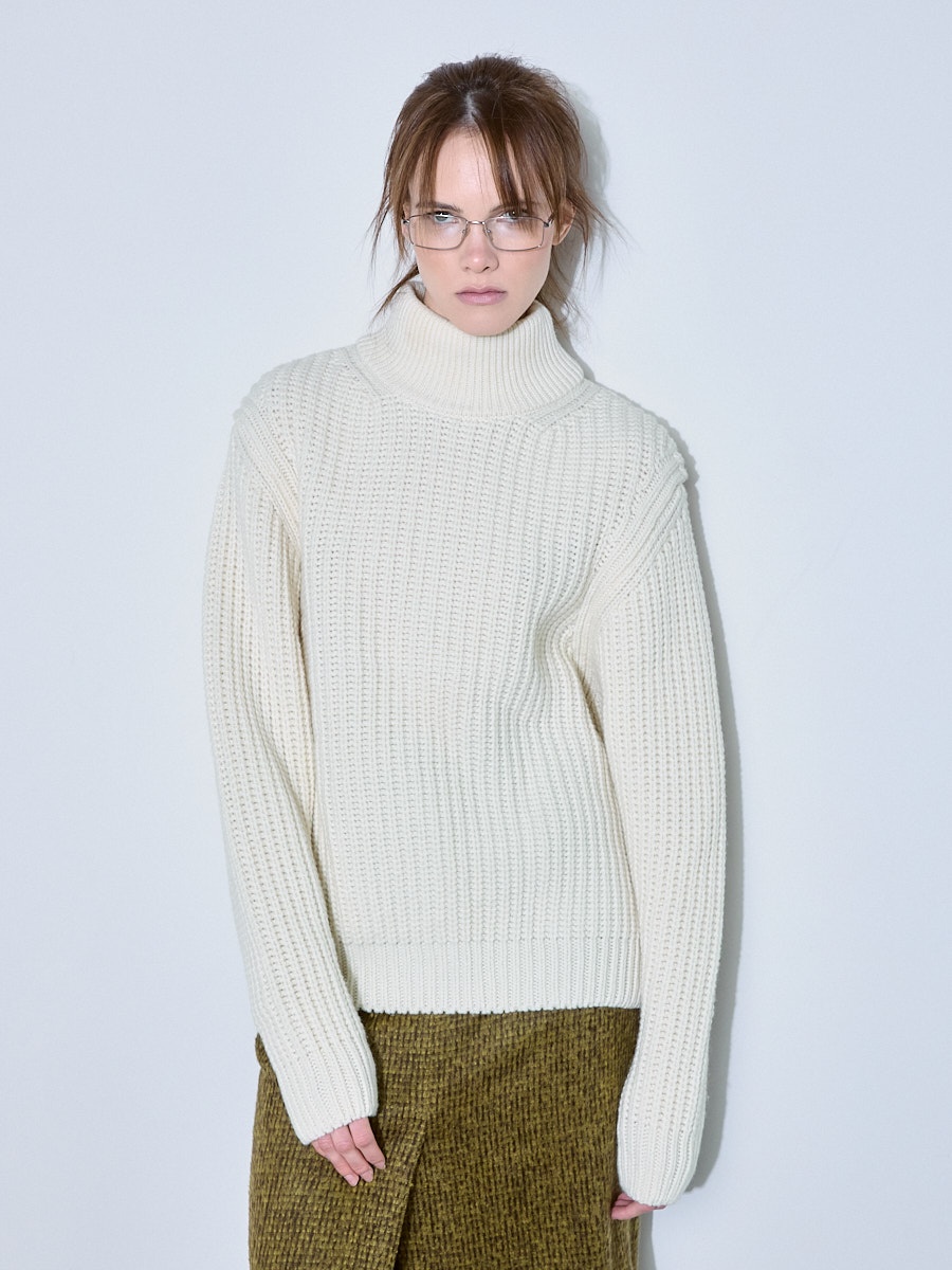 Свитер белый Свитер белый