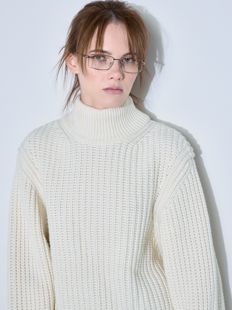 Свитер белый Свитер белый